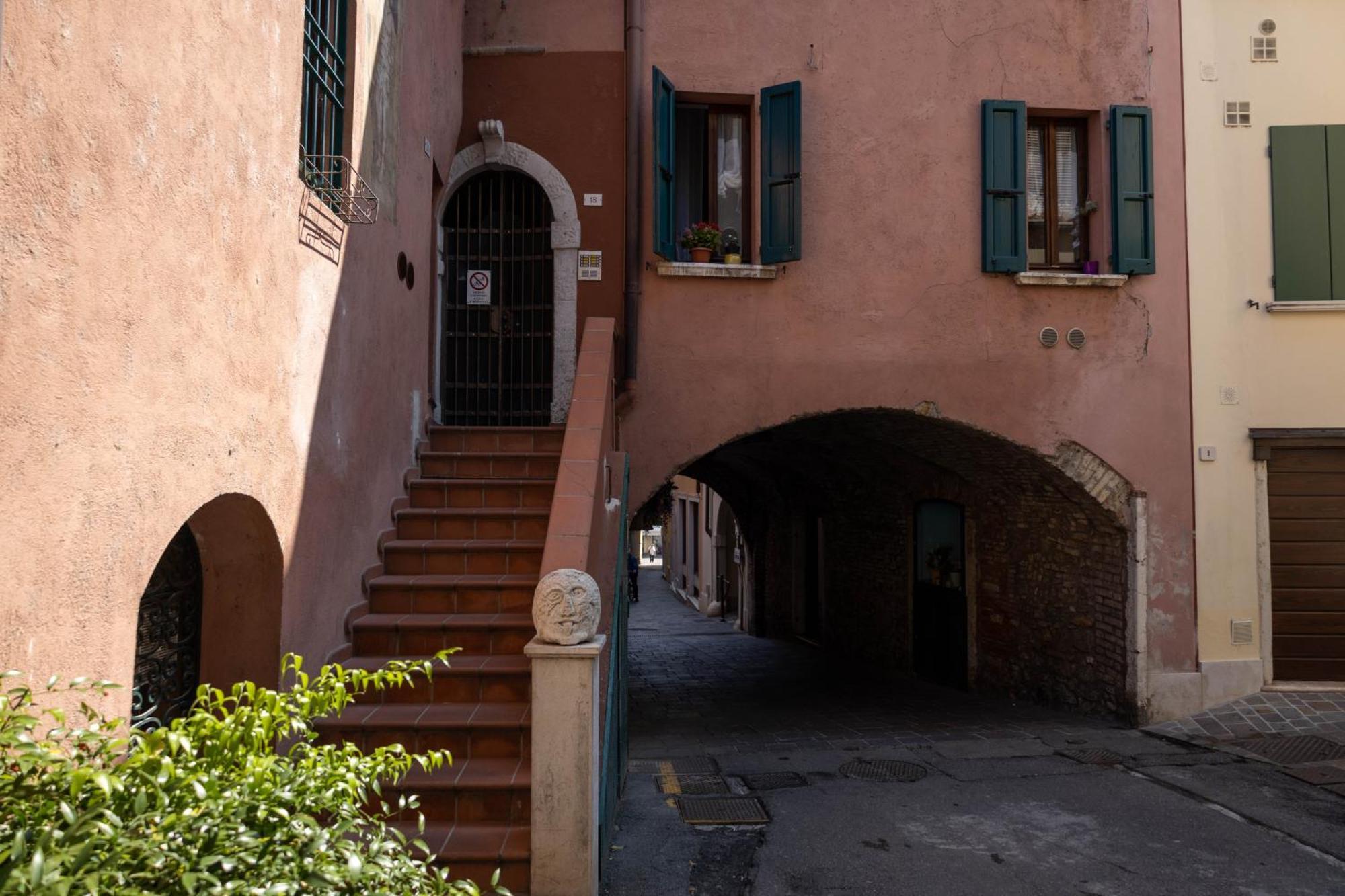 Ora Apartment Desenzano del Garda Exterior photo
